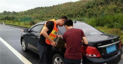 果园汽车送油送水